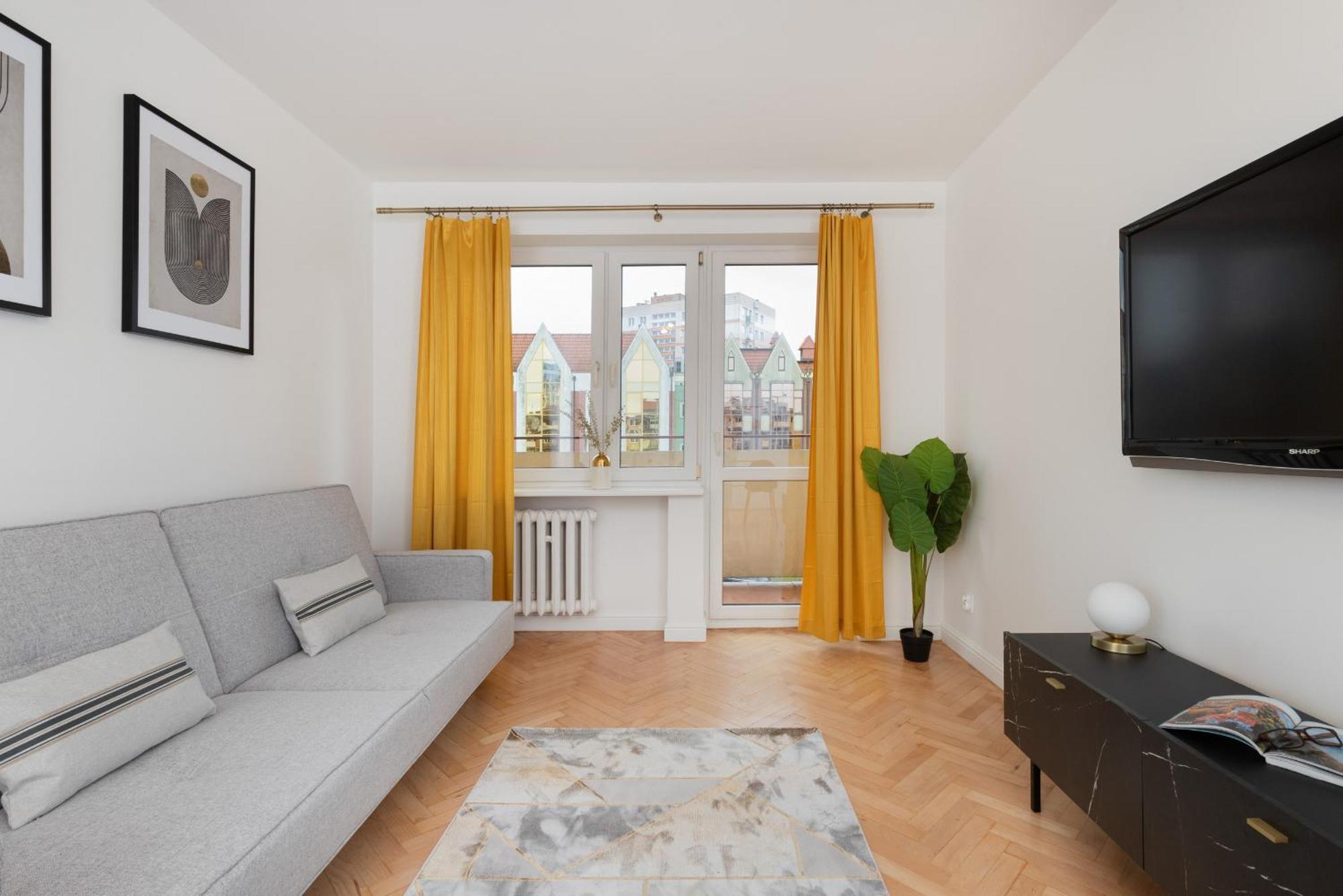 Lägenhet Stylish & Comfortable With Balcony In Central By Renters