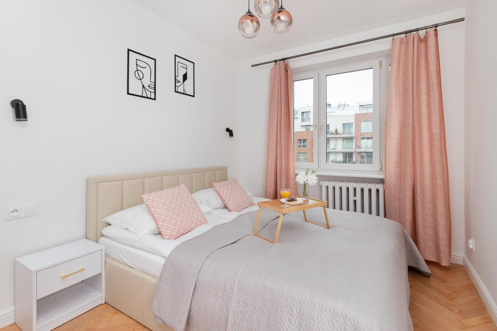 Stylish & Comfortable With Balcony In Central By Renters * Gdańsk